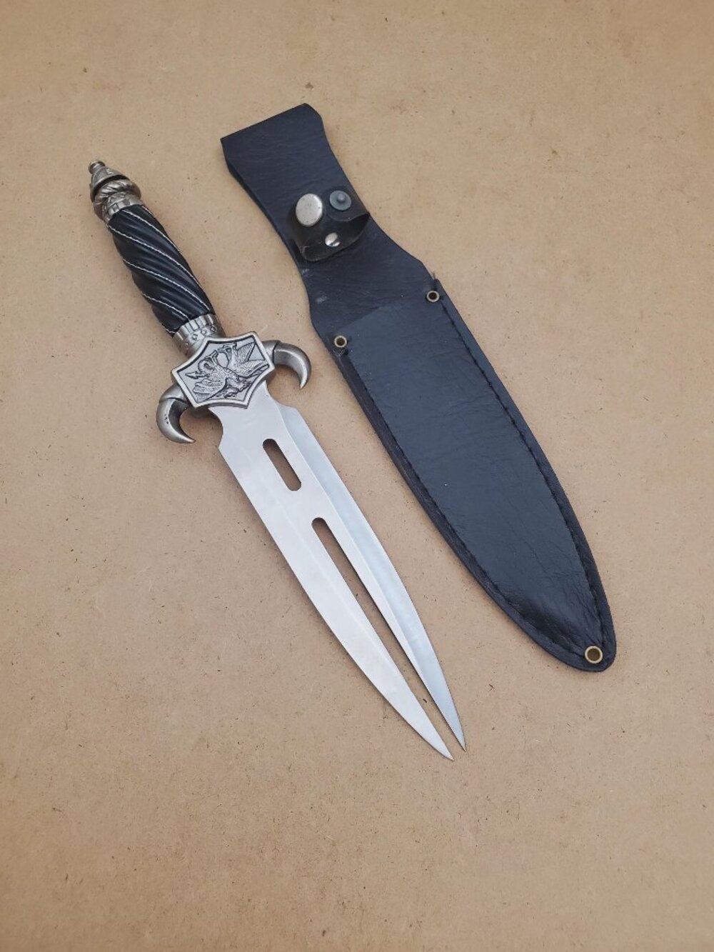 Handmade 12.5" DRAGON CLAW Twin Steel Dragon Dagger: Forged Carved Handle